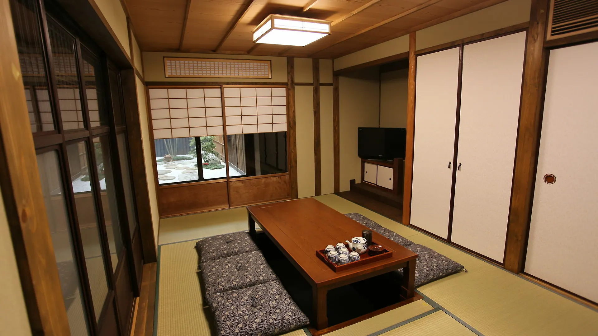 Garaku-An Apartment Kyoto Japan